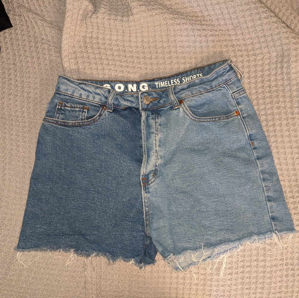 Two-tone shorts